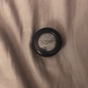 Mac eyeshadow in silver sun